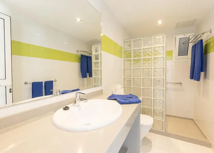 Vista Mar (adults Only) Apartment *